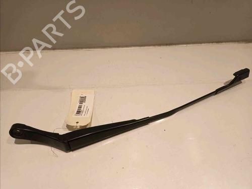 Used Front windshield wiper arm OPEL ASTRA K (B16) 1.6 CDTi (68) (136 hp) 20604986