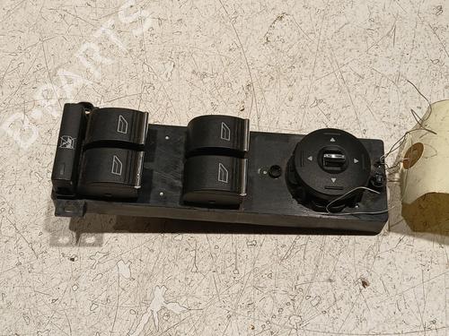 Used Switch FORD FOCUS II (DA_, HCP, DP) 1.6 TDCi (90 hp) 9322713