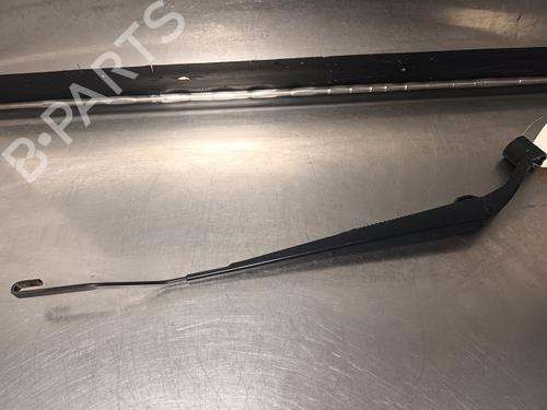 Used Front windshield wiper arm NISSAN MICRA V (K14) [2016-2025]  20930513