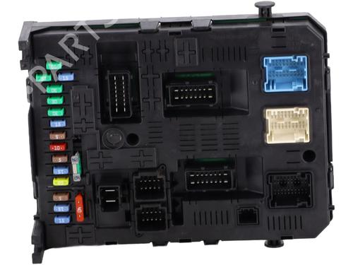 Used Fuse box CITROËN BERLINGO Box Body/MPV (B9) 1.6 BlueHDi 100 4x4 (99 hp) 31825083