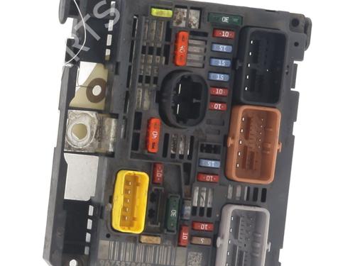 Zekeringkast PEUGEOT PARTNER Box Body/MPV 1.6 HDi / BlueHDi 75 (75 hp) 28418938