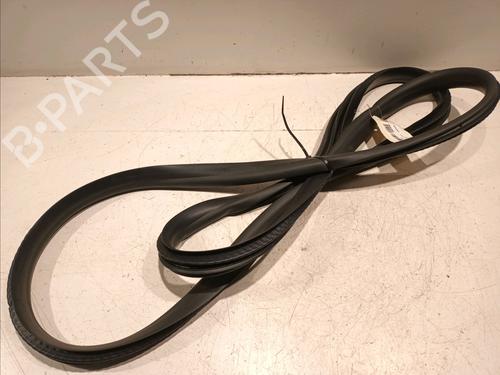 Used Rubber door seal RENAULT MEGANE E-TECH SUV EV60 (BNJ1) (218 hp) 18476574