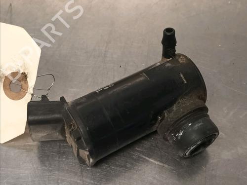 Used Washer pump TOYOTA RAV 4 II (_A2_) 2.0 D 4WD (CLA20_, CLA21_, CLA20R, CLA21R) (116 hp) 14870304