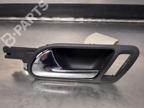 Venstre foran invendig håndtak VW GOLF V (1K1) 1.9 TDI (90 hp) 9333702