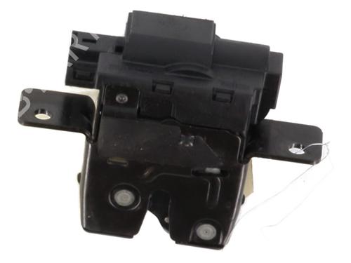 Used Tailgate lock RENAULT CLIO III (BR0/1, CR0/1) 1.2 16V (BR02, BR0J, BR11, CR02, CR0J, CR11) (75 hp) 24351168