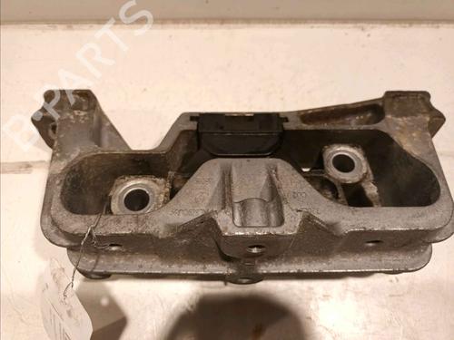 Used Engine mount MERCEDES-BENZ B-CLASS Sports Tourer (W246, W242) B 160 CDI / d (246.211) (90 hp) 30476260