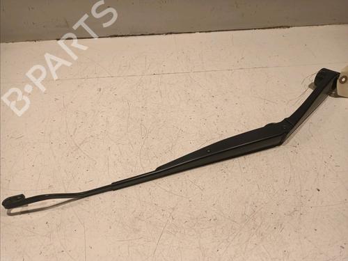 Used Front windshield wiper arm KIA RIO IV (YB, SC, FB) 1.0 T-GDI 100 (101 hp) 18732039