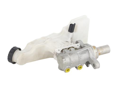 Used Brake master cylinder PEUGEOT 308 SW III (FC_, FJ_, FR_, F4_, FN_) Hybrid 180 (F4DGXT) (181 hp) 32203177