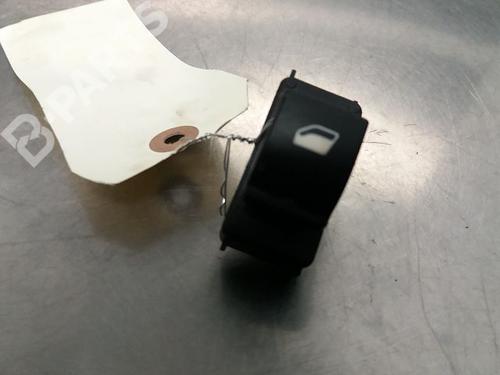 Used Right front window switch PEUGEOT 5008 (0U_, 0E_) 1.6 HDi (112 hp) 9322017
