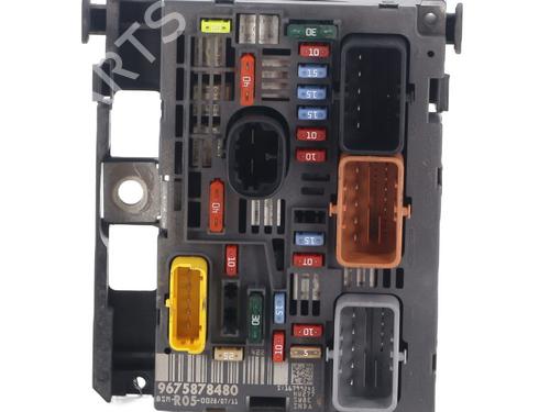 Used Fuse box Fuse box 37458858 37458858