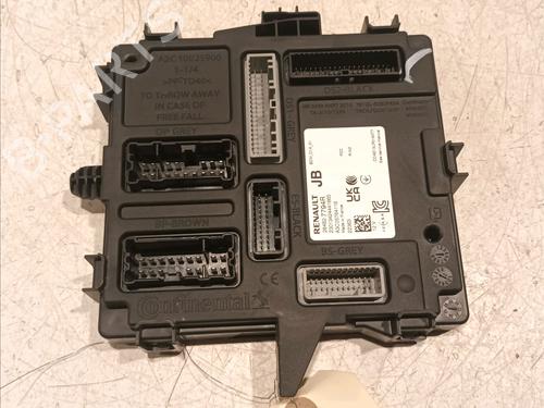 Used Fuse box RENAULT MEGANE E-TECH SUV EV60 (BNJ1) (218 hp) 18476450