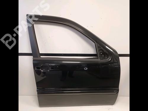 Used Right front door MERCEDES-BENZ M-CLASS (W163) ML 270 CDI (163.113) (163 hp) 11820645