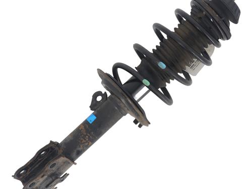 Used Left front shock absorber TOYOTA YARIS (_P13_) 1.3 (NSP130_, NSP130) (99 hp) 28838371