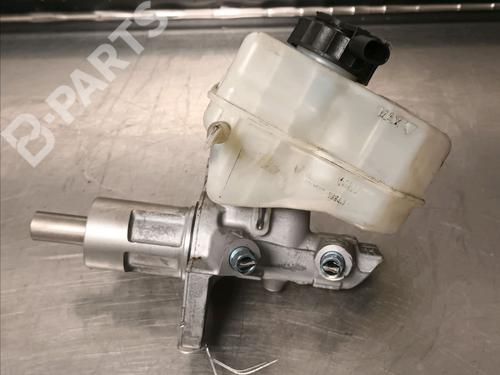 Used Brake master cylinder BMW 1 (E81) 118 d (143 hp) 11516849