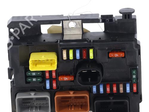 Used Fuse box Fuse box 36662748 36662748