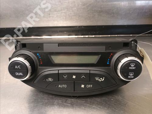 Used Climate control TOYOTA YARIS (_P13_) 1.5 Hybrid (NHP130_, NHP130) (101 hp) 10906985