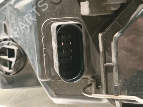 Right headlight FORD FOCUS I (DAW, DBW) 1.8 TDCi | BP16637396C29 