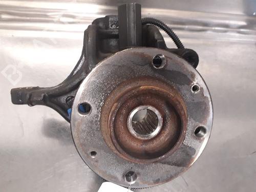 Used Right front steering knuckle CITROËN C3 II (SC_) 1.2 VTi 82 (82 hp) 14860016