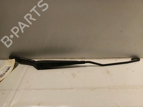 Used Front windshield wiper arm PEUGEOT 206 Hatchback (2A/C) 1.6 i (89 hp) 14949992
