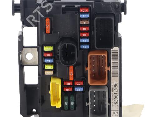 Used Fuse box Fuse box 38011971 38011971