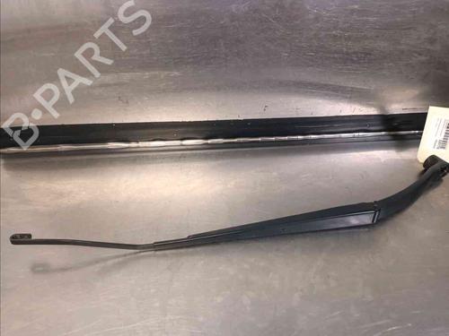 Used Front windshield wiper arm NISSAN QASHQAI II SUV (J11, J11_) [2013-2025]  21685957