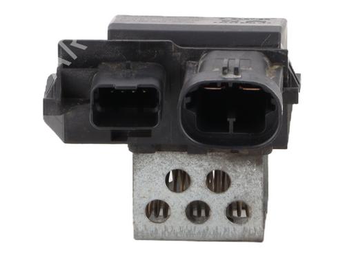 Used Heater resistor PEUGEOT 3008 II SUV (MC_, MR_, MJ_, M4_) 1.2 THP/ PureTech 130 (MRHNSM, MRHNSU, MRHNSJ, MRHNYW,... (131 hp) 31608641