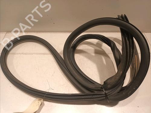 Used Rubber door seal PEUGEOT 208 I (CA_, CC_) 1.0 VTi (68 hp) 17214323