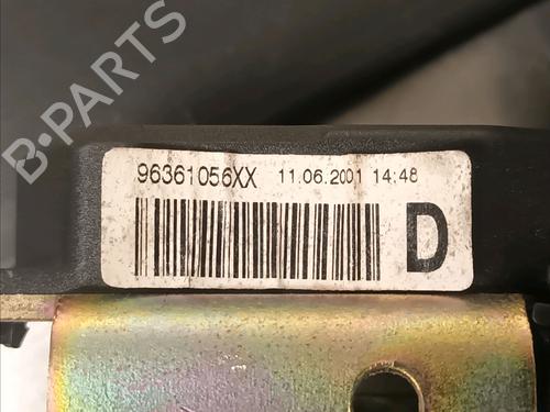 Høyre foran beltestrammer PEUGEOT 206 Hatchback (2A/C) 1.6 16V | BP13884077C88 