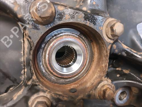Right front steering knuckle LAND ROVER RANGE ROVER SPORT I (L320) 3.6 D 4x4 | BP14860268M26 