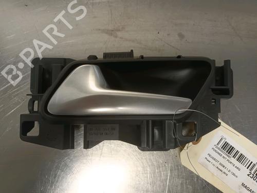 Used Rear left interior door handle PEUGEOT 3008 II SUV (MC_, MR_, MJ_, M4_) 1.2 THP/ PureTech 130 (MRHNSM, MRHNSU, MRHNSJ, MRHNYW,... (131 hp) 12822762