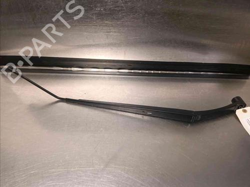 Used Front windshield wiper arm NISSAN MICRA V (K14) [2016-2025]  20602502