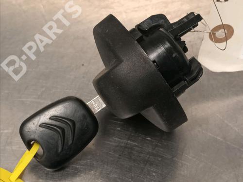 Used Fuel flap Fuel flap CITROËN C3 Picasso (SH_) 1.4 VTi 95 (SH8FSC, SH8FP0, SH8FP6) (95 hp) 9664829 9664829