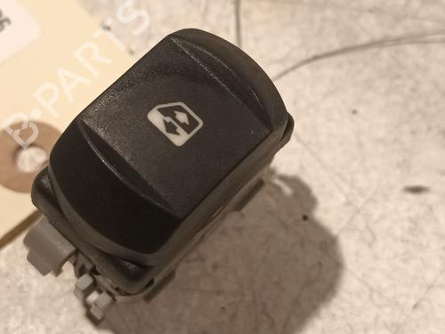Used Right front window switch RENAULT CLIO III (BR0/1, CR0/1) 1.5 dCi (BR0H, CR0H, CR1S, BR1S) (106 hp) 22251618