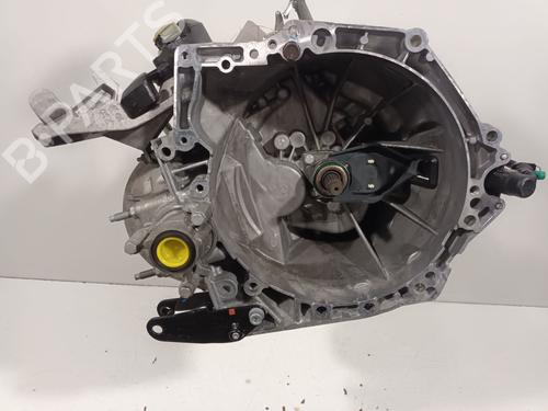 Used Gearbox PEUGEOT 2008 II (UD_, US_, UY_, UJ_, UR_, UC_) 1.2 PureTech 130 (USHNS, URHNS) (130 hp) 30655301