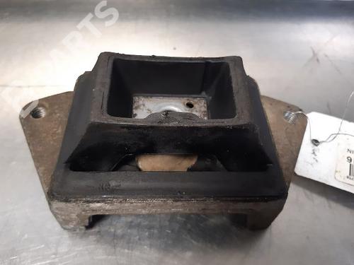 Used Gearbox mount FORD TRANSIT Platform/Chassis (FM_ _, FN_ _, FF_ _) 2.4 TDCi RWD (100 hp) 9335706