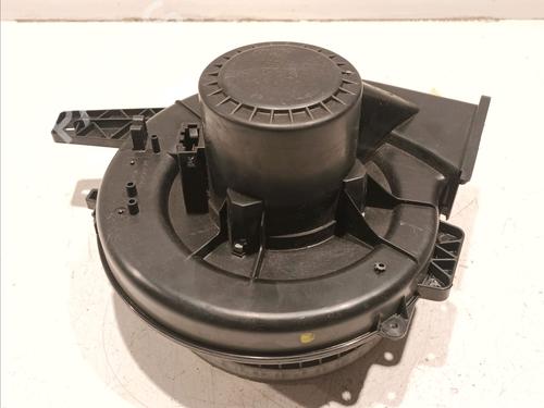 Used Heater blower motor AUDI A1 Sportback (8XA, 8XF) 1.6 TDI (90 hp) 18251421