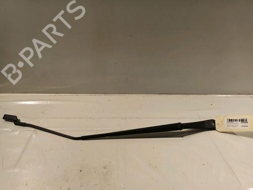 Used Front windshield wiper arm RENAULT CLIO V (B7_) 1.3 TCe 130 (B7MF) (131 hp) 16015548