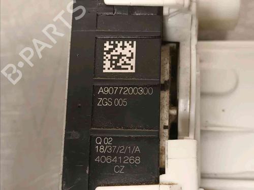Front right lock MERCEDES-BENZ SPRINTER 3-t Van (B910) 211 CDI (910.621, 910.623) | BP20603715C97 
