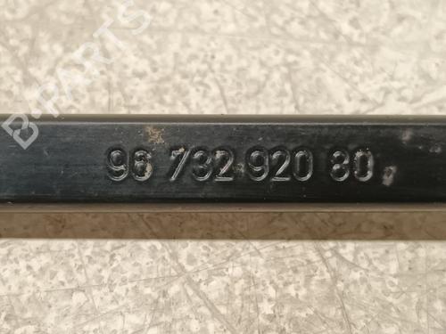 Front windshield wiper arm PEUGEOT 208 I (CA_, CC_) 1.6 HDi / BlueHDi 75 | BP20608979C143 