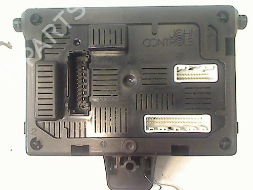 Used Fuse box RENAULT CLIO III (BR0/1, CR0/1) 1.5 dCi (C/BR0G, C/BR1G) (68 hp) 20599548
