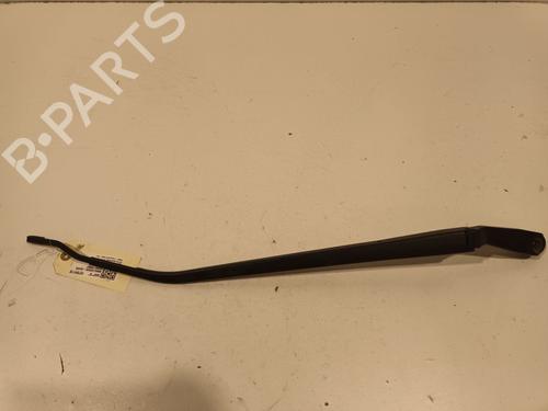 Used Front windshield wiper arm SUZUKI SX4 S-Cross (JY) 1.6 (AKK 416) (120 hp) 28034893