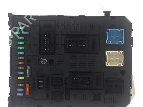 Used Fuse box Fuse box 36833294 36833294