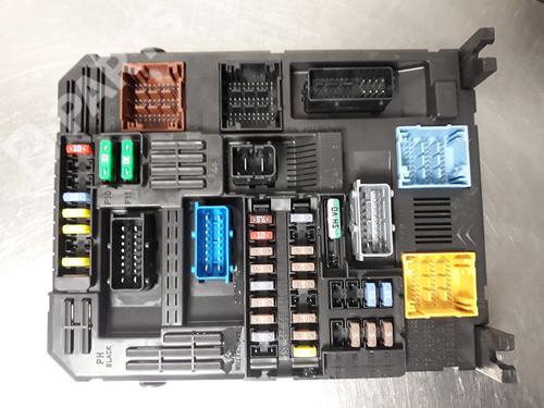 Used Fuse box CITROËN C3 / C3 ORIGIN III (SX) 1.2 VTi 68 (68 hp) 9324979