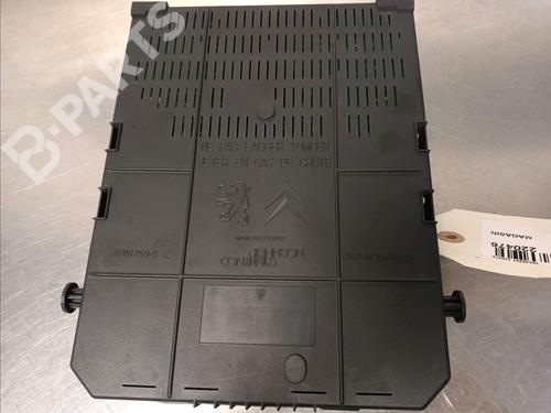 Boîtier Fusibles Intérieur Peugeot 3008 I (2009) - 9807028580