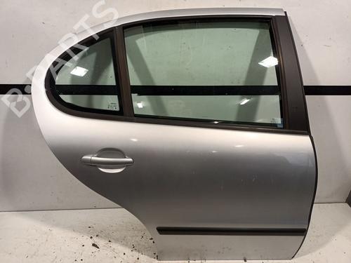 Used Right rear door SEAT LEON (1M1) 1.4 16V (75 hp) 21284286