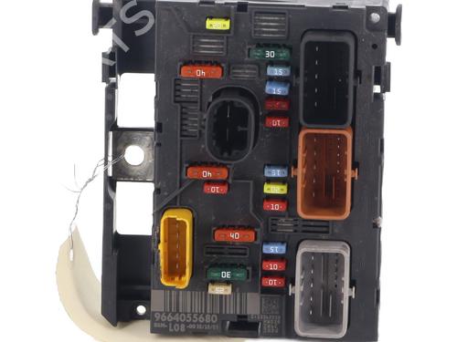 Caja reles / fusibles Caja reles / fusibles 37711064 37711064