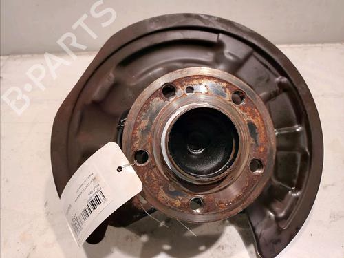 Used Left rear steering knuckle MERCEDES-BENZ A-CLASS (W176) A 200 (176.043) (156 hp) 15643035