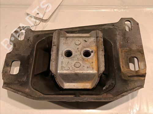 Used Gearbox mount PEUGEOT 3008 II SUV (MC_, MR_, MJ_, M4_) 1.5 BlueHDi 130 (131 hp) 15099768