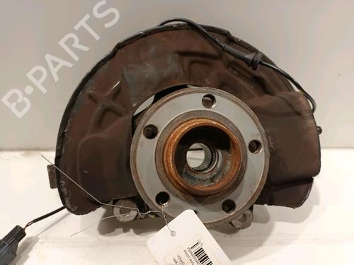 Used Left front steering knuckle VOLVO XC70 II (136) D5 AWD (185 hp) 14947429