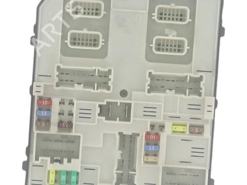 Used Fuse box Fuse box 39181466 39181466